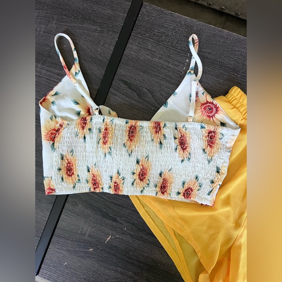 Adorable 2-Piece Summer Set - Picture 3 of 5